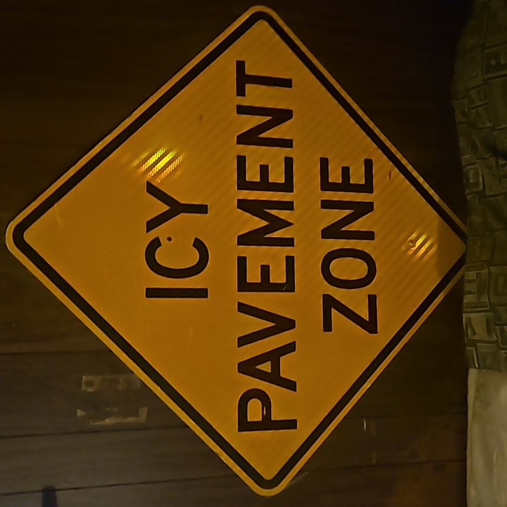 Full size Icy zone sign